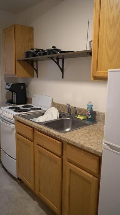 Queen Bed Beautiful Sunset W River View Fast Wifi Apartamento Troy Exterior foto
